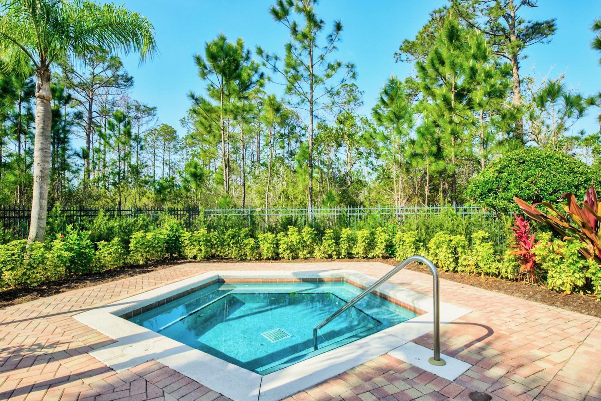Stunning 2Br Condo With Hot Tub And Pool, Near Disney! Orlando Luaran gambar