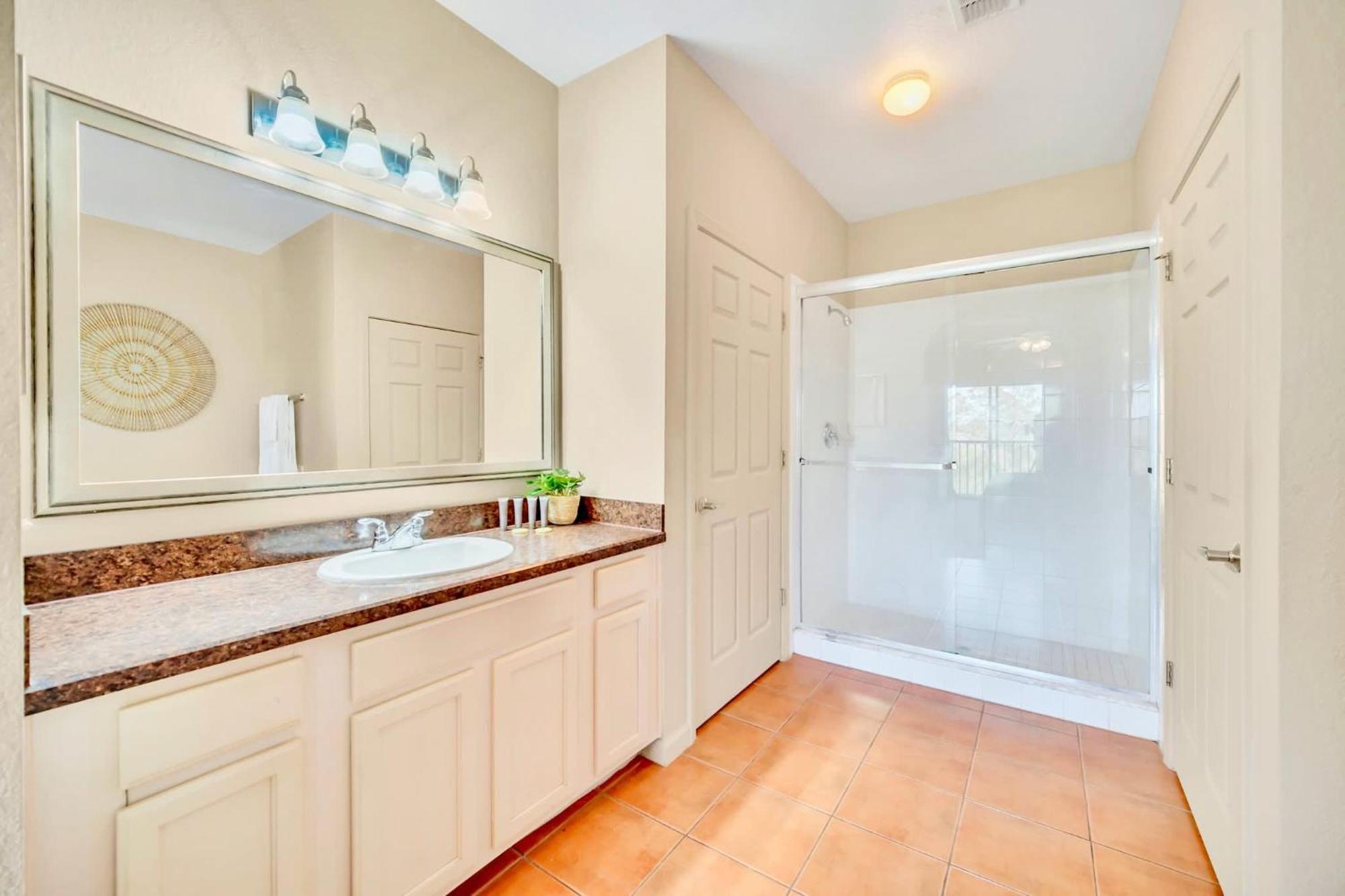 Stunning 2Br Condo With Hot Tub And Pool, Near Disney! Orlando Luaran gambar
